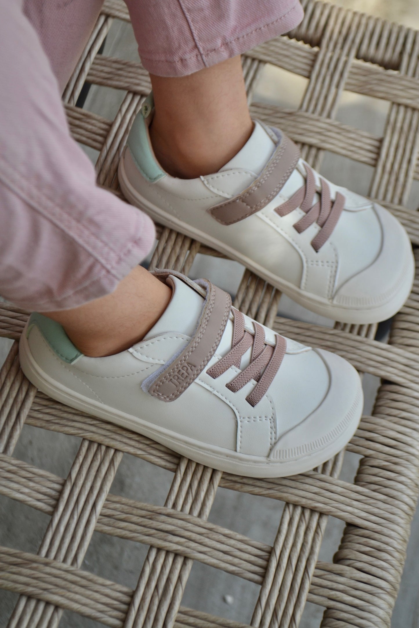 Zapatillas Ergonómicas TREPA Urban - Blanco Rosado (25 a 29)